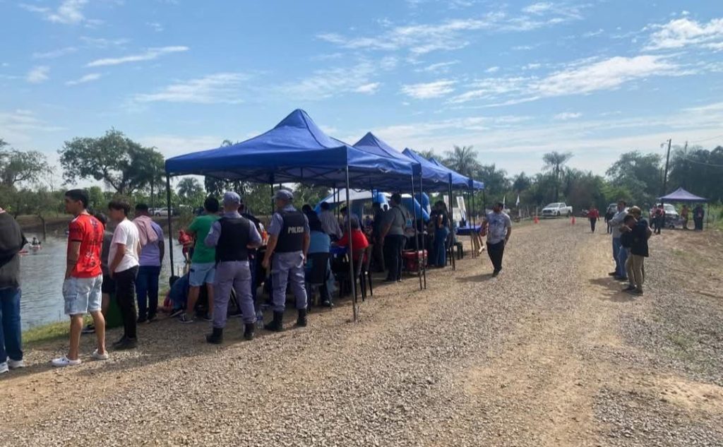 Operativo de Seguridad en Laguna Naineck para la Competencia Provincial de Kayak 4