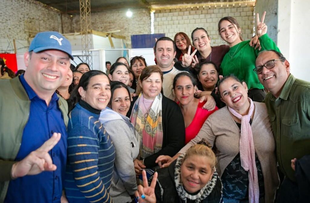 Encuentro en Laguna Naineck: Dirigentes refuerzan el compromiso con la comunidad y el nuevo sistema electoral 5
