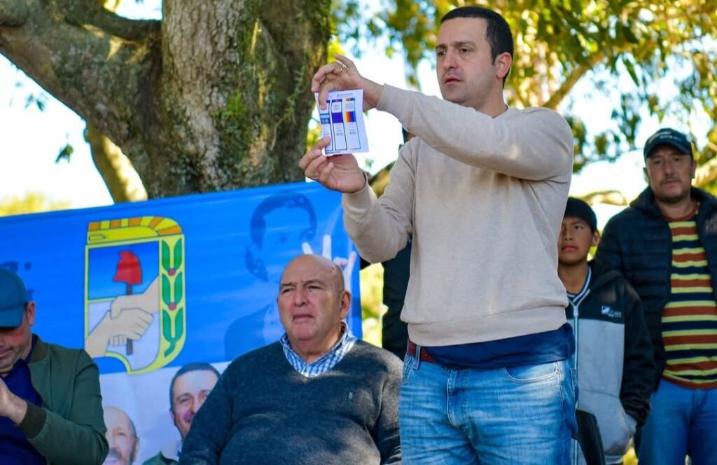 Encuentro con la Comunidad de La Primavera: Eber Solís Promueve la Unidad y el Voto Informado 3