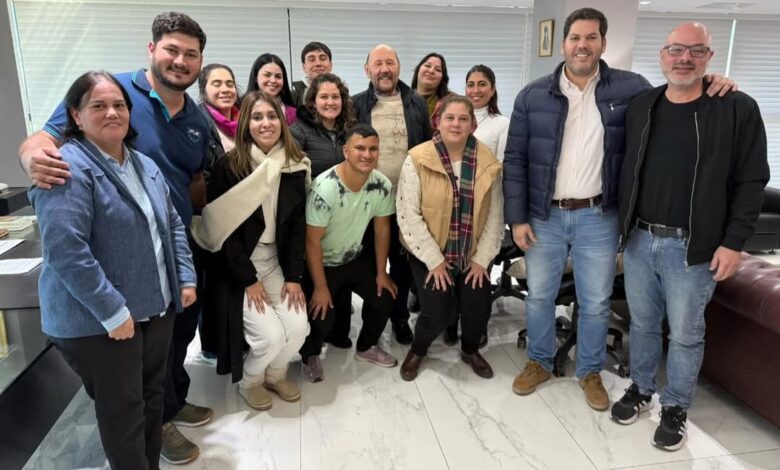 Formación con compromiso: estudiantes de Ciencias Ambientales dialogaron con el gobernador sobre los desafíos del sector 1