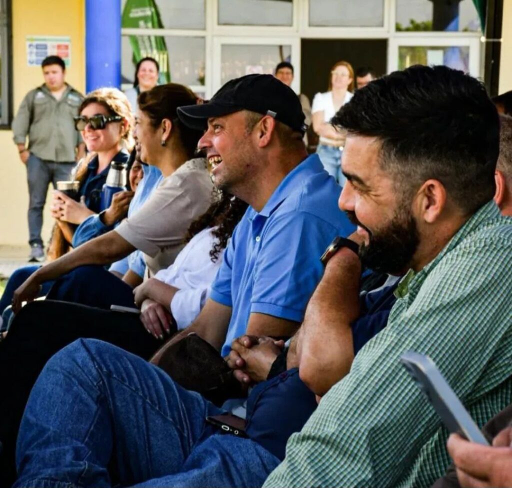 Impulso a la producción local: entrega de semillas para la campaña 2025/26 en Laguna Blanca 3