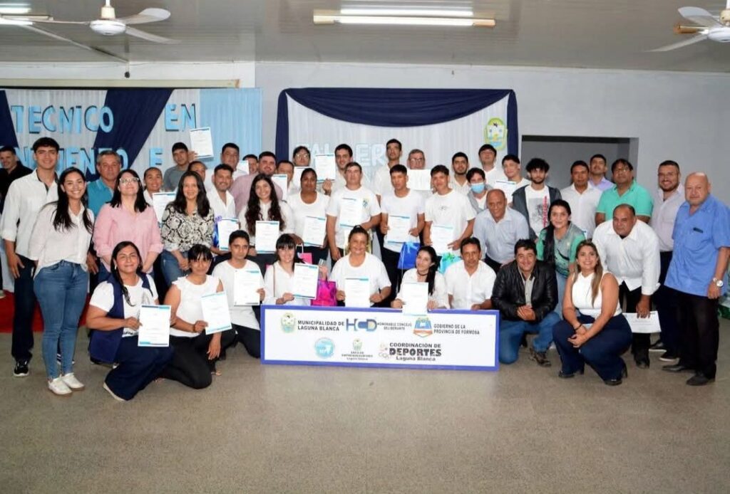 Laguna Blanca celebró el cierre de los cursos de capacitación en oficios 2
