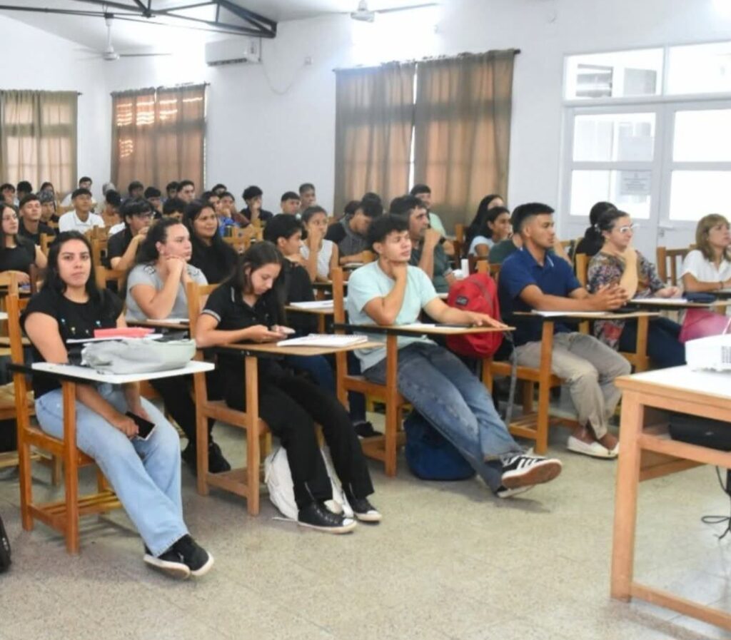 La UPLaB dio inicio al Ciclo Lectivo 2026 con más de 500 aspirantes en el curso introductorio. 2